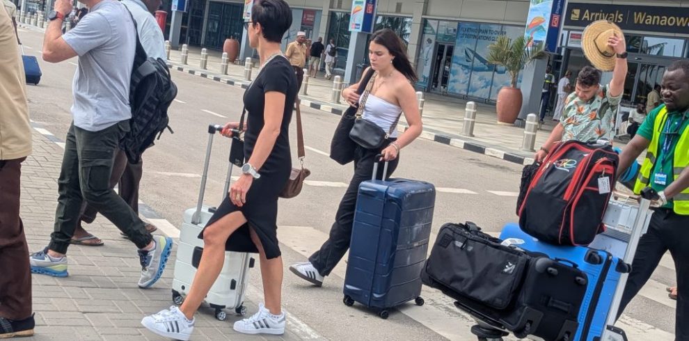 Jambiani:Group Airport Transfers to Jambiani Beaches Hotels (6-14Pax)